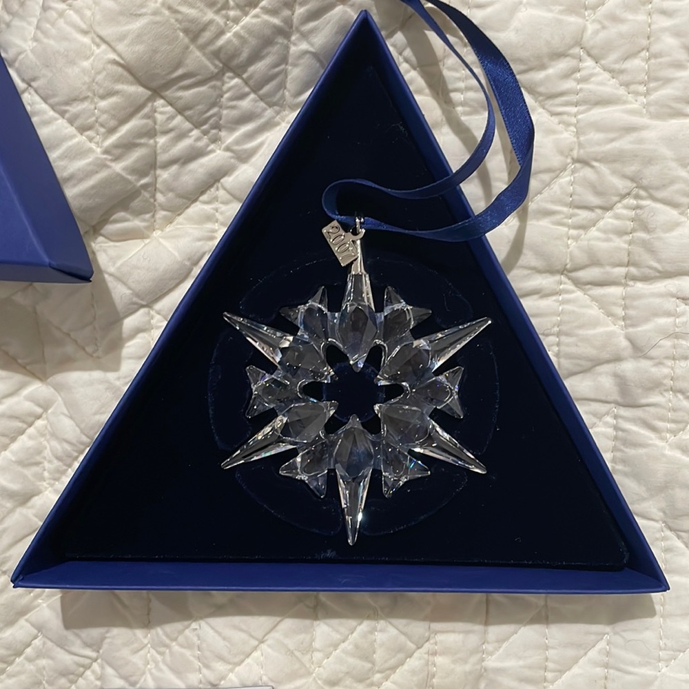 RARE BNIB 2007 Swarovski Christmas Ornament. Never used.